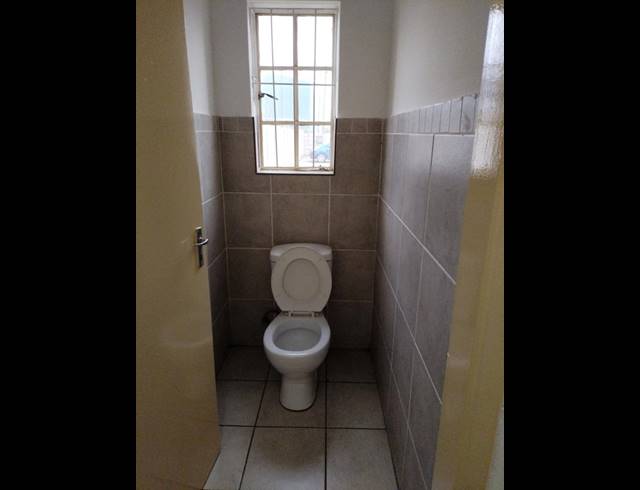 BUSINESS PROPERTY TO RENT IN VAALPARK